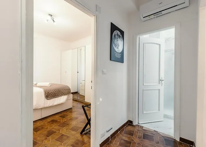 Eur-montagnola 4 Guest Apartment, 15 Minutes From The Colosseum, Trastevere Roma