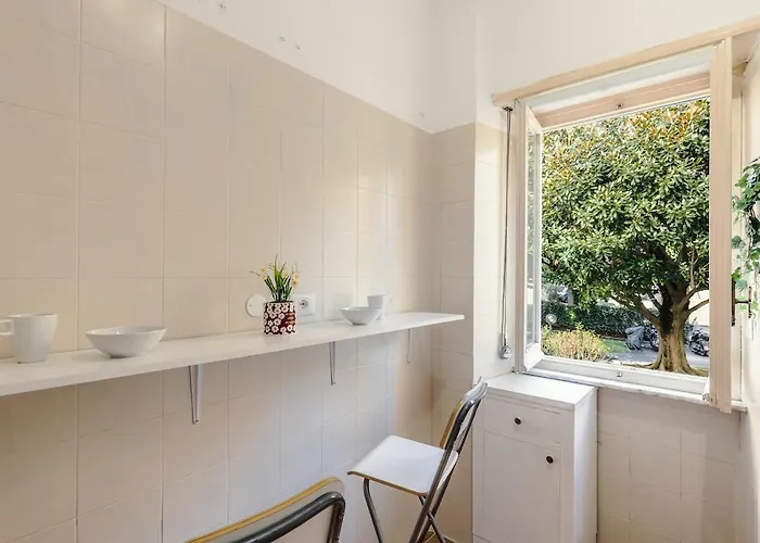 Eur-montagnola 4 Guest Apartment, 15 Minutes From The Colosseum, Trastevere Roma
