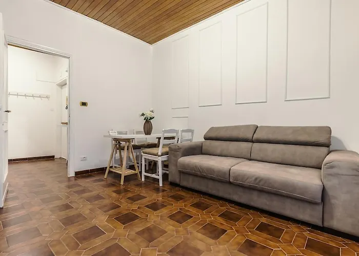 Eur-montagnola 4 Guest Apartment, 15 Minutes From The Colosseum, Trastevere Apartamento