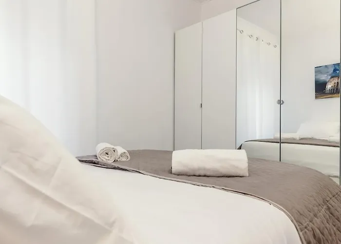 Eur-montagnola 4 Guest Apartment, 15 Minutes From The Colosseum, Trastevere *