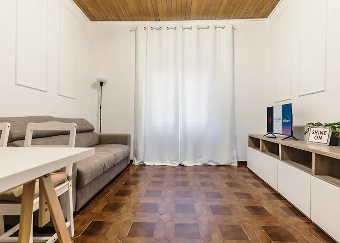 Eur-montagnola 4 Guest Apartment, 15 Minutes From The Colosseum, Trastevere Apartamento *
